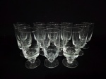 Conjunto com 12 taças, para vinho branco, confeccionado em vidro translúcido. Med.: 12 cm.