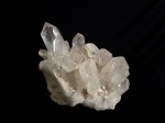 Grande drusa confeccionada em quartzo branco. Med.: 43 x 40 x 30 cm. Pesando aproximadamente entre 30 a 40 kg. Obs.: Deivdo ao peso, não poderá ser enviada, via côrreios.