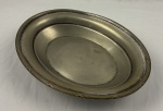 Saladeira em metal espessurado à prata, com manufatura  Fracalanza com Confeitaria Colombo. Medindo: 6 x 24 x 31 cm. Necessita banho de prata.