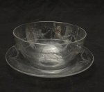 França. Tigela e presentoir em cristal francês ricamente lapidado. Medindo: 6 x 13 cm e  2 x 16 cm
