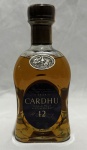 Whisky escocês Cardhu 12 Anos, single malt Scotch whisky, acondicionado em garrafa original de 700 ml, teor alcoólico de 40%. Produzido na região de Speyside, Escócia, por uma das mais tradicionais destilarias escocesas fundadas em 1824. Mantém lacre e rótulos originais. Conteúdo não atestado.