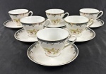 Steatita. Seis xícaras para chá em porcelana esmaltada e policromada, decorado com motivos florais e frisos em ouro. Manufatura no verso.