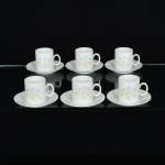 PORCELANA, seis (6) xícaras para café com singela ornamentação floral policromada, linha MEDAILLON,manufatura RENNER (Porto Alegre, RS, fundada em 1942; em 1998 foi vendida para a Vista Alegre de Portugal; em1999 mudou a razão social para Vista Alegre do Brasil), vide foto