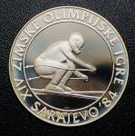 Moeda Iugoslávia - 500 Dinares 1982 - Km-92 FC Proof - Prata (.925) - 23 g - 38 mm - Comemorativa Jogos Olímpicos de Inverno de Sarajevo 1984 - Esqui Alpino.