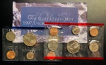 Envelope Com Set De Moedas Estados Unidos 1997 com Certificado - Total 10 Moedas + 2 Tokens Letras P-D.