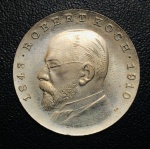 Moeda Alemanha - 5 Mark  1968 - Km-19 - Cobre-níquel - 9,7 g - 29 mm - Comemorativa 125º aniversário do nascimento de Robert Koch.
