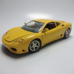 BBURAGO FERRARI 360 MODENA 1999 1:18 MADE IN ITALY - Brinquedo miniatura colecionável Ferrari 360 Modena 1999, medindo cerca de 24 cm. Em excelente estado de conservação, mas sem garantia futura. ATENÇÃO! Produto sendo vendido no estado conforme fotos. Testado ou não, diz respeito apenas no momento da catalogação. Questione todas as suas dúvidas antes de efetuar os lances, eles são IRREVOGÁVEIS e IRRETRATÁVEIS! Se necessário, solicitar mais fotos, vídeos ou perguntas para análise via e-mail contato.antig@gmail.com. Grato pelo contato.