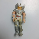 CAVALEIROS DO ZODÍACO - Brinquedo miniatura do personagem Hyoga de Cisne, feito em material emborrachado  e produzido na década de 1990, medindo cerca de 13 cm. Em excelente estado de conservação, mas sem garantia futura. ATENÇÃO! Produto sendo vendido no estado conforme fotos. Testado ou não, diz respeito apenas no momento da catalogação. Questione todas as suas dúvidas antes de efetuar os lances, eles são IRREVOGÁVEIS e IRRETRATÁVEIS! Se necessário, solicitar mais fotos, vídeos ou perguntas para análise via e-mail contato.antig@gmail.com. Grato pelo contato.