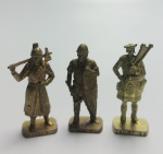 KINDER OVO SOLDADINHOS - Brinquedo miniatura colecionável soldadinhos da década de 1990, feito em metal e medindo cerca de 1,2 cm. Em excelente estado de conservação, mas sem garantia futura. ATENÇÃO! Produto sendo vendido no estado conforme fotos. Testado ou não, diz respeito apenas no momento da catalogação. Questione todas as suas dúvidas antes de efetuar os lances, eles são IRREVOGÁVEIS e IRRETRATÁVEIS! Se necessário, solicitar mais fotos, vídeos ou perguntas para análise via e-mail contato.antig@gmail.com. Grato pelo contato.