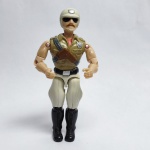 GI JOE / COMANDOS EM AÇÃO /THE CORPS HOPPER 1990 - Marca e fabricante: Hasbro. Produto confeccionado em ABS, medindo cerca de 10 cm. Peça em excelente conservação, não possui acessório e embalagem, sem garantia futura.  ATENÇÃO! Produto sendo vendido no estado conforme fotos. Se necessário, solicitar mais fotos, vídeos ou perguntas para análise via e-mail contato.antig@gmail.com. Grato pelo contato.
