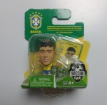 SOCCER STARZ SELEÇÃO BRASILEIRA  -  Brinquedo colecionável  do jogador Neymar Jr. ATENÇÃO! Produto sendo vendido no estado conforme fotos. Testado ou não, diz respeito apenas no momento da catalogação. Questione todas as suas dúvidas antes de efetuar os lances, eles são IRREVOGÁVEIS e IRRETRATÁVEIS! Se necessário, solicitar mais fotos, vídeos ou perguntas para análise via e-mail contato.antig@gmail.com. Grato pelo contato.