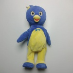 BACKYARDIGANS PABLO -  Brinquedo boneco do personagem Pablo da série Backyardigans que canta e dança apertando no botão da mão esquerda,  medindo cerca de 35 cm. Segue vídeo abaixo. ATENÇÃO! Produto sendo vendido no estado conforme fotos. Testado ou não, diz respeito apenas no momento da catalogação. Questione todas as suas dúvidas antes de efetuar os lances, eles são IRREVOGÁVEIS e IRRETRATÁVEIS! Se necessário, solicitar mais fotos, vídeos ou perguntas para análise via e-mail contato.antig@gmail.com. Grato pelo contato.