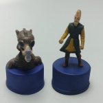 PEPSI KI ADI MUNDI E SEBULGA STAR WARS - Brinquedo miniatura colecionável  personagem ki adi Mundi e Sebulga, medindo cerca de 6 cm. Em excelente estado de conservação, mas sem garantia futura. ATENÇÃO! Produto sendo vendido no estado conforme fotos. Testado ou não, diz respeito apenas no momento da catalogação. Questione todas as suas dúvidas antes de efetuar os lances, eles são IRREVOGÁVEIS e IRRETRATÁVEIS! Se necessário, solicitar mais fotos, vídeos ou perguntas para análise via e-mail contato.antig@gmail.com. Grato pelo contato.