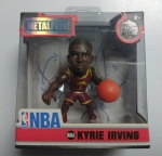 METALFIGS NBA KYRIE IRVING - Miniatura colecionável NBA Kyrie Irving. LACRADO.  ATENÇÃO! Produto sendo vendido no estado conforme fotos. Testado ou não, diz respeito apenas no momento da catalogação. Questione todas as suas dúvidas antes de efetuar os lances, eles são IRREVOGÁVEIS e IRRETRATÁVEIS! Se necessário, solicitar mais fotos, vídeos ou perguntas para análise via e-mail contato.antig@gmail.com. Grato pelo contato.