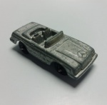 TOOTSIETOY MERCEDES BENZ 450SL- Antigo carrinho de metal fabricado nos Estados Unidos. ATENÇÃO! Produto sendo vendido no estado conforme fotos. Testado ou não, diz respeito apenas no momento da catalogação. Questione todas as suas dúvidas antes de efetuar os lances, eles são IRREVOGÁVEIS e IRRETRATÁVEIS! Se necessário, solicitar mais fotos, vídeos ou perguntas para análise via e-mail contato.antig@gmail.com. Grato pelo contato.