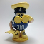 M&M's MARINHEIRO DISPENSER DE BALA  - Dispenser de bala M&M's. ATENÇÃO! Produto sendo vendido no estado conforme fotos. Testado ou não, diz respeito apenas no momento da catalogação. Questione todas as suas dúvidas antes de efetuar os lances, eles são IRREVOGÁVEIS e IRRETRATÁVEIS! Se necessário, solicitar mais fotos, vídeos ou perguntas para análise via e-mail contato.antig@gmail.com. Grato pelo contato.