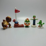 MCDONALD'S MARIO BROS - Miniaturas colecionáveis do Mario Bros. ATENÇÃO! Produto sendo vendido no estado conforme fotos. Testado ou não, diz respeito apenas no momento da catalogação. Questione todas as suas dúvidas antes de efetuar os lances, eles são IRREVOGÁVEIS e IRRETRATÁVEIS! Se necessário, solicitar mais fotos, vídeos ou perguntas para análise via e-mail contato.antig@gmail.com. Grato pelo contato.