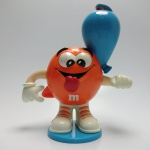 M&M's BEXIGA DISPENSER DE BALA  - Dispenser de bala M&M's. ATENÇÃO! Produto sendo vendido no estado conforme fotos. Testado ou não, diz respeito apenas no momento da catalogação. Questione todas as suas dúvidas antes de efetuar os lances, eles são IRREVOGÁVEIS e IRRETRATÁVEIS! Se necessário, solicitar mais fotos, vídeos ou perguntas para análise via e-mail contato.antig@gmail.com. Grato pelo contato.