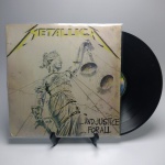 2 LP's METALICA... AND JUSTICE FOR ALL - Estado de conservação: CAPA- B e MÍDIA- B.. ATENÇÃO! Produto sendo vendido no estado conforme fotos. N(Novo) / MB(Muito Bom) / B(Bom) / M(Mediano) / R(Ruim). LPs podem ter pequenos riscos superficiais q possam causar chiados. Se necessário, solicitar mais fotos, vídeos ou perguntas para análise via e-mail contato.antig@gmail.com. Questione todas suas dúvidas antes de efetuar os lances, eles são IRREVOGÁVEIS e IRRETRATÁVEIS! Leia os Termos e Condições e a caixa de informações do leilão em Home no site www.antig.com.br dando ênfase nas Informações Importantes, ao efetuar o lance o arrematante concorda com Datas, Prazos e Regras da casa de leilões Antig.