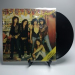 JON BON JOVI EDIÇÃO LIMITADA - Estado de conservação: CAPA- MB e MÍDIA - MB. ATENÇÃO! Produto sendo vendido no estado conforme fotos. N(Novo) / MB(Muito Bom) / B(Bom) / M(Mediano) / R(Ruim). LPs podem ter pequenos riscos superficiais q possam causar chiados. Se necessário, solicitar mais fotos, vídeos ou perguntas para análise via e-mail contato.antig@gmail.com. Questione todas suas dúvidas antes de efetuar os lances, eles são IRREVOGÁVEIS e IRRETRATÁVEIS! Leia os Termos e Condições e a caixa de informações do leilão em Home no site www.antig.com.br dando ênfase nas Informações Importantes, ao efetuar o lance o arrematante concorda com Datas, Prazos e Regras da casa de leilões Antig.