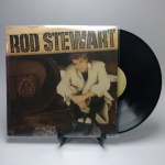 ROD STEWART  - Estado de conservação: CAPA- MB e MÍDIA - MB. Com encarte. ATENÇÃO! Produto sendo vendido no estado conforme fotos. N(Novo) / MB(Muito Bom) / B(Bom) / M(Mediano) / R(Ruim). LPs podem ter pequenos riscos superficiais q possam causar chiados. Se necessário, solicitar mais fotos, vídeos ou perguntas para análise via e-mail contato.antig@gmail.com. Questione todas suas dúvidas antes de efetuar os lances, eles são IRREVOGÁVEIS e IRRETRATÁVEIS! Leia os Termos e Condições e a caixa de informações do leilão em Home no site www.antig.com.br dando ênfase nas Informações Importantes, ao efetuar o lance o arrematante concorda com Datas, Prazos e Regras da casa de leilões Antig.
