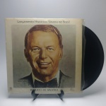 RETRATO DE SINATRA - Estado de conservação: CAPA- MB e MÍDIA - B.  ATENÇÃO! Produto sendo vendido no estado conforme fotos. N(Novo) / MB(Muito Bom) / B(Bom) / M(Mediano) / R(Ruim). LPs podem ter pequenos riscos superficiais q possam causar chiados. Se necessário, solicitar mais fotos, vídeos ou perguntas para análise via e-mail contato.antig@gmail.com. Questione todas suas dúvidas antes de efetuar os lances, eles são IRREVOGÁVEIS e IRRETRATÁVEIS! Leia os Termos e Condições e a caixa de informações do leilão em Home no site www.antig.com.br dando ênfase nas Informações Importantes, ao efetuar o lance o arrematante concorda com Datas, Prazos e Regras da casa de leilões Antig.