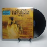 LP A GRANDE ORQUESTRA DE PAUL MAURIAT N 15 - Estado de conservação: CAPA- MB e MÍDIA - MB. ATENÇÃO! Produto sendo vendido no estado conforme fotos. N(Novo) / MB(Muito Bom) / B(Bom) / M(Mediano) / R(Ruim). LPs podem ter pequenos riscos superficiais q possam causar chiados. Se necessário, solicitar mais fotos, vídeos ou perguntas para análise via e-mail contato.antig@gmail.com. Questione todas suas dúvidas antes de efetuar os lances, eles são IRREVOGÁVEIS e IRRETRATÁVEIS! Leia os Termos e Condições e a caixa de informações do leilão em Home no site www.antig.com.br dando ênfase nas Informações Importantes, ao efetuar o lance o arrematante concorda com Datas, Prazos e Regras da casa de leilões Antig.