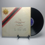 LP THE INTERNACIONAL POP ORCHESTRA - Estado de conservação: CAPA- MB e MÍDIA - MB.  ATENÇÃO! Produto sendo vendido no estado conforme fotos. N(Novo) / MB(Muito Bom) / B(Bom) / M(Mediano) / R(Ruim). LPs podem ter pequenos riscos superficiais q possam causar chiados. Se necessário, solicitar mais fotos, vídeos ou perguntas para análise via e-mail contato.antig@gmail.com. Questione todas suas dúvidas antes de efetuar os lances, eles são IRREVOGÁVEIS e IRRETRATÁVEIS! Leia os Termos e Condições e a caixa de informações do leilão em Home no site www.antig.com.br dando ênfase nas Informações Importantes, ao efetuar o lance o arrematante concorda com Datas, Prazos e Regras da casa de leilões Antig.