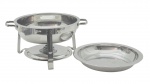 Rechaud circular em inox com alças laterais, duas cubas, sendo uma para banho maria e fogareiro. Medidas: 42 x 20 cm. Com sinais de uso. Não acompanha tampa. Cubas com manchados.