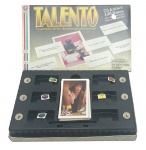 ESTRELA - TALENTO - Antigo jogo da Estrela, Talento traz uma perspectiva em fotos e frases para estimular as ideias e talentos dos jogadores. De 3 a 6 jogadores. Observação: Pode estar faltando alguma peça. Caixa com marcas e pequenas avarias.