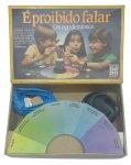 GROW - É PROIBIDO FALAR - Antigo jogo de tabuleiro da Grow, com o objetivo de fazer os jogadores acertarem palavras fazendo mímicas contra o tempo na ampulheta. Anos 80. Observação: Possui pequenos desgastes e pode ocorrer ausência de peça. Caixa com leves amassados.