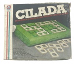 ESTRELA - CILADA - Antigo jogo de quebra-cabeça da Estrela chamado Cilada, sendo 50 quebra-cabeças que podem ser desafiados. Acompanha caixa original. Observação: Ausência de peças, caixa com avarias e amassados.