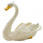 FRUTEIRA CISNE, NARA, MAUÁ, SP - Fruteira com a representação de um cisne, em cerâmica esmaltada branca com detalhes em amarelo e preto. Medidas: 47 x 39 x 23 cm. Com alguns ínfimos bicados no corpo; cauda com bicado.