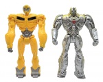 HASBRO / TRANSFORMERS - Lote com 2 figuras de ação da franquia Transformers, sendo o Optimus Prime  e Bumblebee, Ambos em plástico rígido, articulados, medida: 29cm. Possuem pequenas marcas de uso.