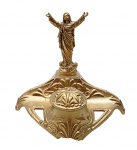 DSR MADE IN FRANCE - Antigo tinteiro francês em bronze, com a imagem de Nossa Senhora da Conceição esculpida, e decorado com padrões fitomórficos e volutas em relevo. Medidas: 11 x 13 cm; Um dos pés com danos (ausente). Recebeu acabamento em textura metálica dourada.