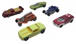MATTEL - HOT WHEELS - Lote com 6 miniaturas Hot Wheels em escala 1:64. Diversos modelos, feitos de ferro com partes plásticas. Possuem pequenos detalhes e marcas de uso.