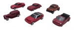 MAISTO - Lote com 6 miniaturas Maisto em escala 1:64. Diversos modelos, feitos de ferro com partes plásticas. Possuem pequenos detalhes e marcas de uso.