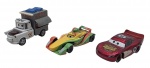 DISNEY / PIXAR - Lote com 3 miniaturas de carrinhos retratados personagens do desenho CARROS da Disney/Pixar, em escala 1:43. Diversos modelos, feitos de ferro com partes plásticas. Possuem pequenos detalhes e marcas de uso.