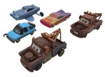 DISNEY / PIXAR - Lote com 5 miniaturas de carrinhos retratados personagens do desenho CARROS da Disney/Pixar, em escalas diversas. Diversos modelos, feitos de ferro com partes plásticas. Possuem pequenos detalhes e marcas de uso.