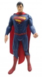 BANDEIRANTE - SUPERMAN - Antigo boneco icônico da DC, o Superman, feito pela empresa brasileira Bandeirante. Feito de plástico/vinil, com medida de 57cm. Articulado nos braços, pernas e cabeça. Possui desgastes e manchas.