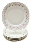 J & M B, LIMOGES, FRANCE - Parte de serviço de jantar com 05 pratos rasos, adornados na borda com coloridas guirlandas florais. Em porcelana francesa de Limoges. Medidas: 24 cm (diâm.). Filetes dourados da borda ligeiramente desvanecidos.