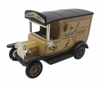 LLEDO DAYS GONE - Antiga miniatura de ferro com partes plásticas da Lledo, coleção Days Gone, feito na Inglaterra nos anos 80. Escala 1:50 / 1:64 (box scale). Retrata carro da Australian Collectors Club. Pode conter ínfimas marcas. Possui pequena avaria no retrovisor esquerdo.