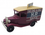 LLEDO DAYS GONE - Antiga miniatura de ferro com partes plásticas da Lledo, coleção Days Gone, feito na Inglaterra nos anos 80. Escala 1:50 / 1:64 (box scale). Retrata carro da The One & Only H.P. Sauce. Pode conter ínfimas marcas.