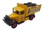 LLEDO DAYS GONE - Antiga miniatura de ferro com partes plásticas da Lledo, coleção Days Gone, feito na Inglaterra nos anos 80. Escala 1:50 / 1:64 (box scale). Retrata carro da Eagle Ale. Pode conter ínfimas marcas.