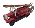 LLEDO DAYS GONE - Antiga miniatura de ferro com partes plásticas da Lledo, coleção Days Gone, feito na Inglaterra nos anos 80. Escala 1:50 / 1:64 (box scale). Retrata caminhão de bombeiros de Chelmsford. Pode conter ínfimas marcas.
