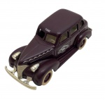 LLEDO - Antiga miniatura de ferro com partes plásticas da Lledo, coleção Days Gone, feito na Inglaterra nos anos 80. Escala 1:50 / 1:64 (box scale). Retrata carro Boomerang Taxi . Pode conter ínfimas marcas.
