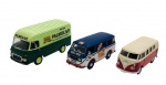 MINIATURAS - Lote com 3 miniaturas, feitas de ferro com partes plásticas, pneus de borracha e em escala 1:43. Modelos: EBRO F-108, VW KOMBI e RENAULT SAVIEM. Podem conter ínfimas marcas, Saviem e Ebro com retrovisores esquerdos ausentes.