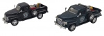 KINSMART - Lote com 2 miniaturas em escala 1:38, feitas de ferro com partes plásticas. Modelos: Chevrolet 3100 1953 Pickup. Road Service. Rodas com pneus de borracha e movidos por fricção. Podem conter ínfimas marcas e desgastes.
