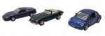 MAISTO - Lote com 3 miniaturas da Maisto, feitos de ferro com partes plásticas, pneus de borracha, escala 1:36. Modelos: Jaguar E Cabriolet, VW New Beetle e Aston Martin DB7. Podem conter ínfimas marcas e desgastes.