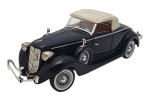 SIGNATURE MODELS - AUBURN 851 1935 - Miniatura de escala 1:32, feita de metal com partes plásticas. Partes móveis e pneus de borracha. Pode conter ínfimas marcas e desgastes. Avaria no para choque frontal.